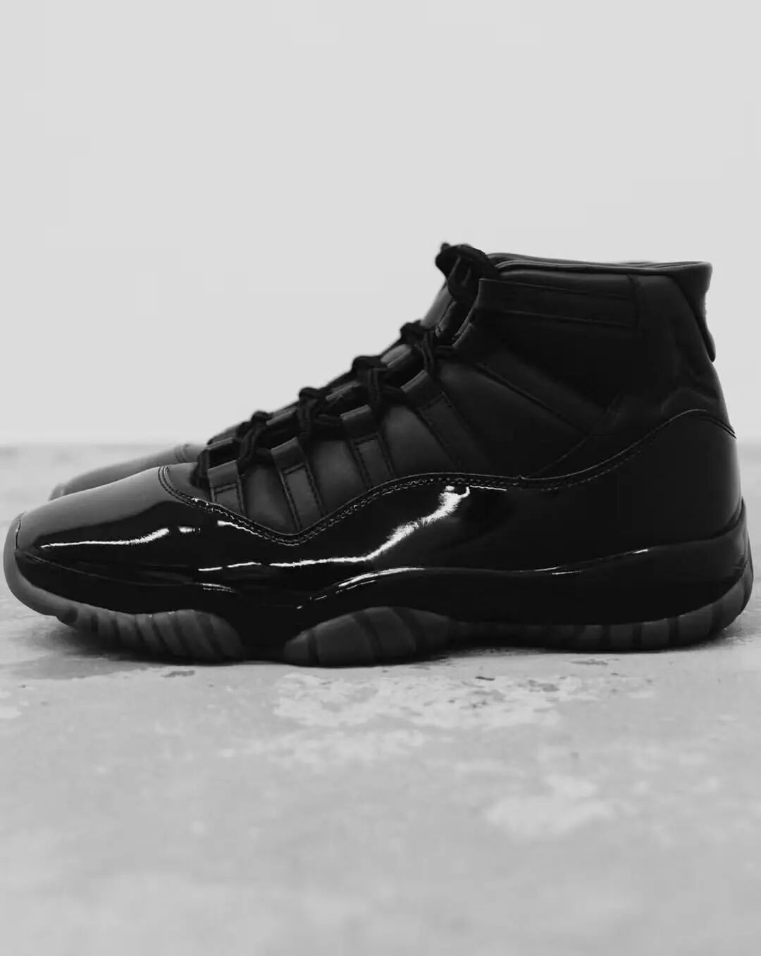 AJ11 诞生 30 余年首款官方联名？CDG x AJ11联名正式发售！